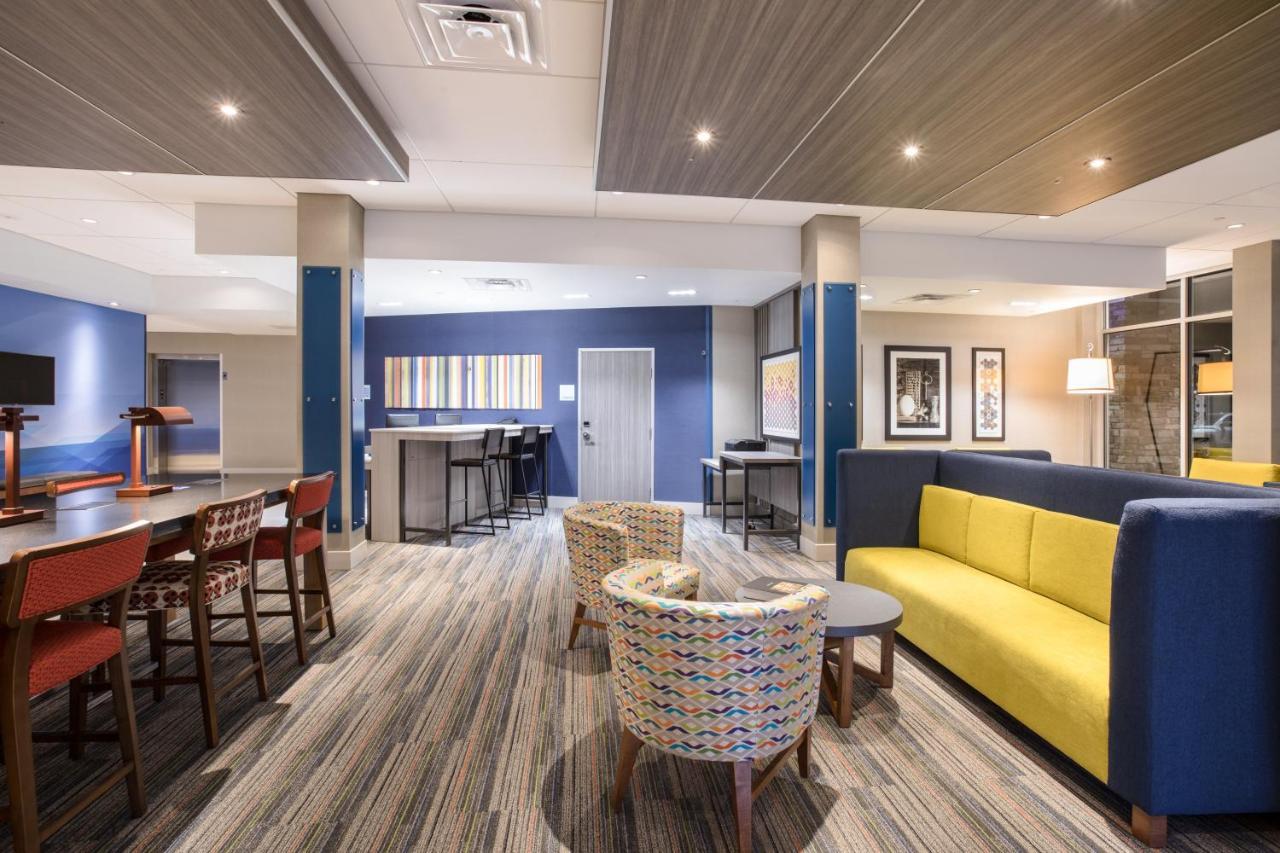 Holiday Inn Express & Suites - Denver Ne - Brighton By Ihg Bagian luar foto